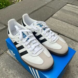 Adidas Samba OG women sneakers, size 5.5 (US size), only tried on once